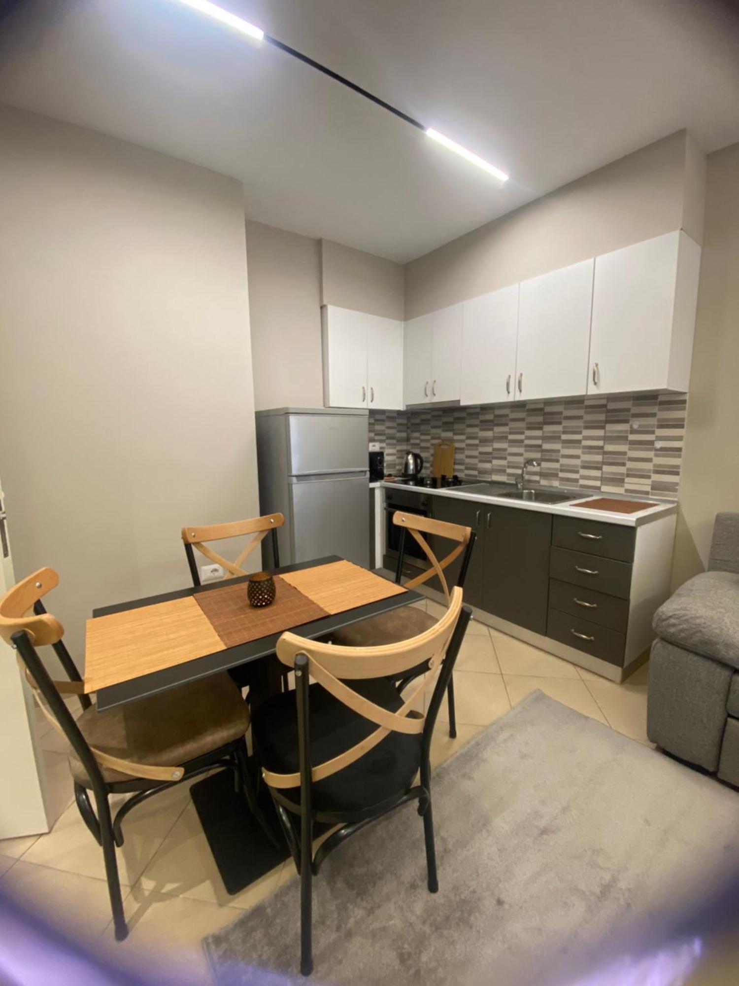 Guesthouse2 Apartamento Tirana